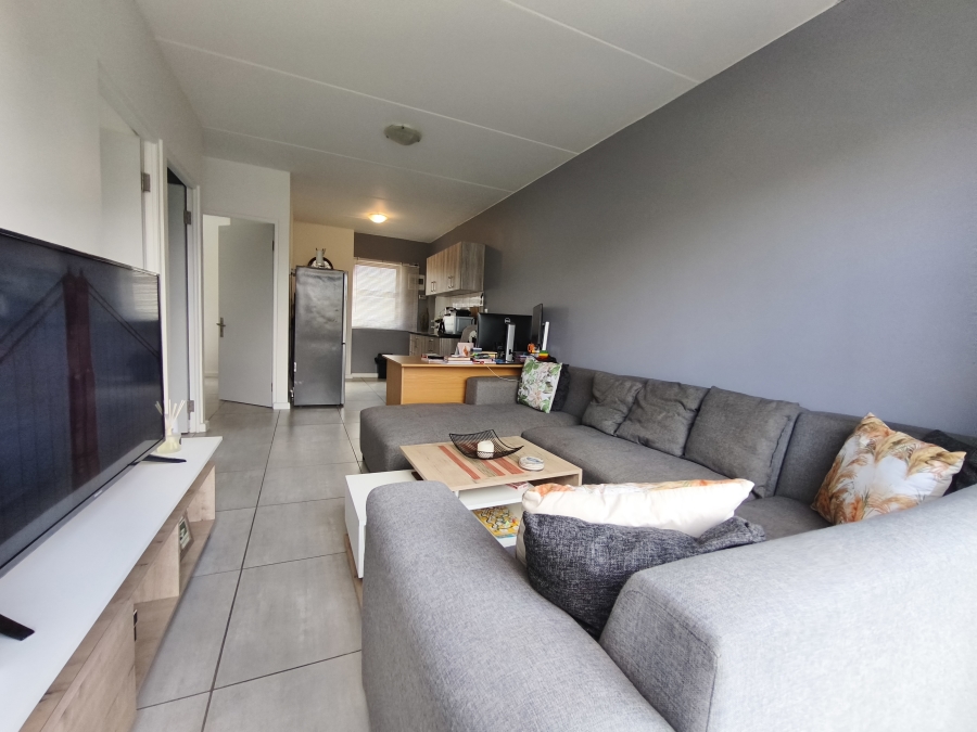 2 Bedroom Property for Sale in Aan de Wijnlanden Western Cape